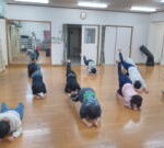プランクにて体幹強化