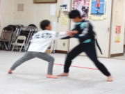小学生 空手 組手稽古の様子